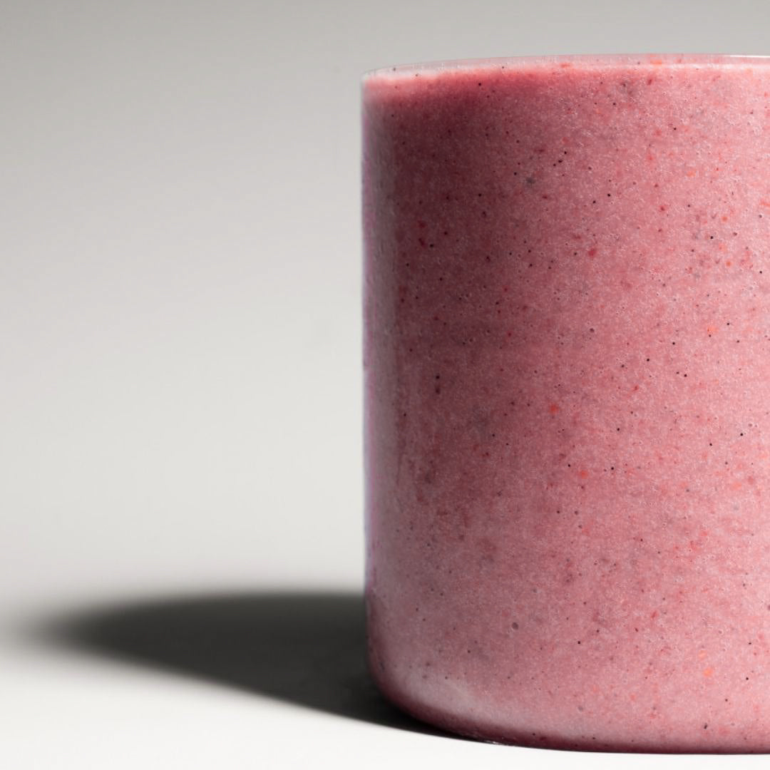 Dragon Fruit Smoothie – Vibrant pink dragon fruit smoothie in a gladd, set against a clean studio backdrop with soft lighting.